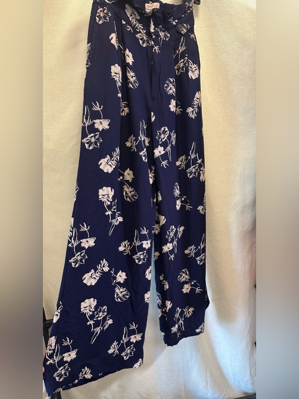 Urban Outfitters Navy Floral Wide-Leg Pants with Cream Print